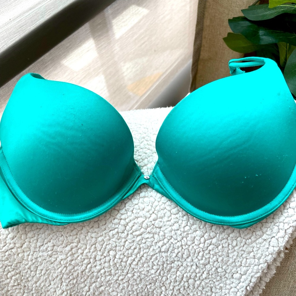 Victoria’s Secret push up bra in size 34C